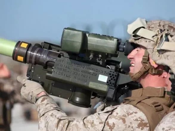 cnn-ssha-rozglyadayut-vidpravku-zbroyi-ta-radnikiv-v-ukrayinu-cherez-skupchennya-rosiyskikh-viysk