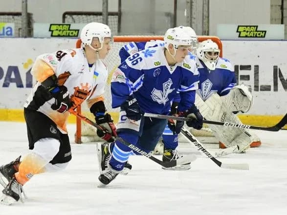 khk-kremenchuk-zavdav-porazki-lideru-chempionatu-ukrayini-z-khokeyu