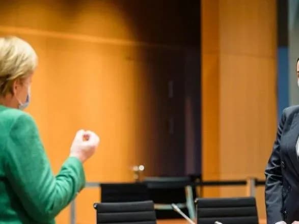 obgovorili-migratsiynu-krizu-na-kordoni-z-bilorussyu-tikhanovska-telefonom-pospilkuvalasya-iz-merkel