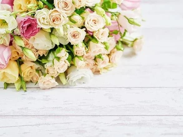 29-listopada-vidznachayut-den-elektronnikh-privitan