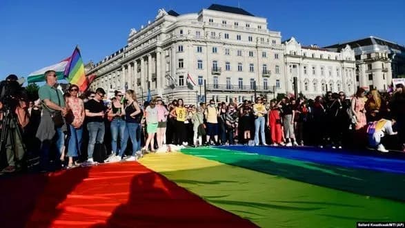 parlament-ugorschini-skhvaliv-referendum-z-pitan-lgbt