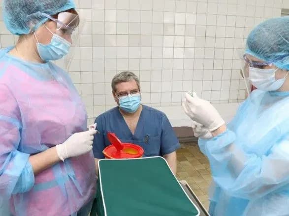 ukrayintsyam-zrobili-vzhe-27-mln-scheplen-vid-covid-19