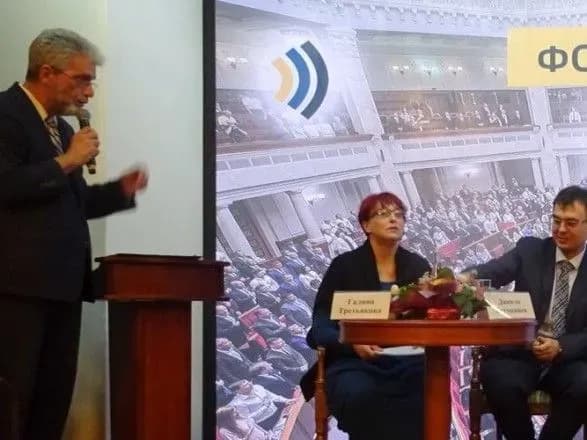 mizhnarodni-eksperti-ta-predstavniki-vladi-obgovoryat-svitoviy-dosvid-reformuvannya-opodatkuvannya-pratsi