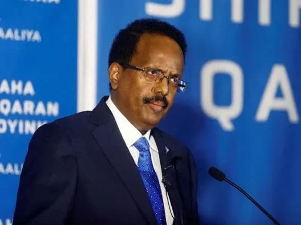 prezident-somali-zupiniv-povnovazhennya-pidozryuvanogo-v-koruptsiyi-premyera