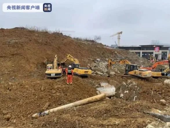 kilkist-zagiblikh-vnaslidok-zsuvu-gruntu-v-kitayi-zrosla-do-10