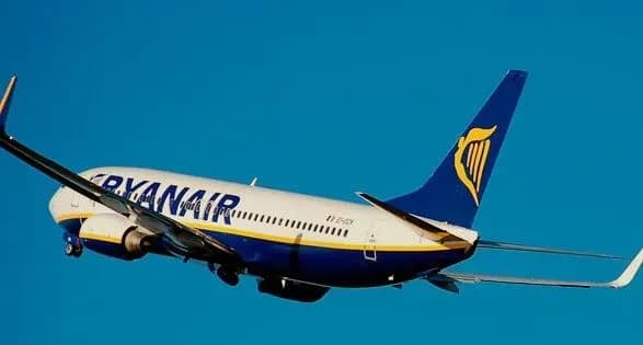 u-frantsiyi-litak-ekstreno-siv-cherez-mozhlivu-pozhezhu-na-bortu