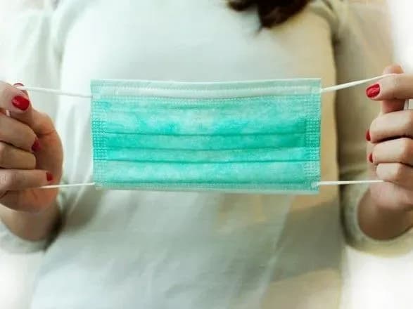 u-rumuniyi-sogodni-pochnut-shtrafuvati-za-nosinnya-tkanevikh-masok-skilki-dovedetsya-zaplatiti