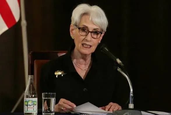 skladno-zrozumiti-chomu-rosiya-vidchuvaye-zagrozu-z-boku-ukrayini-sherman