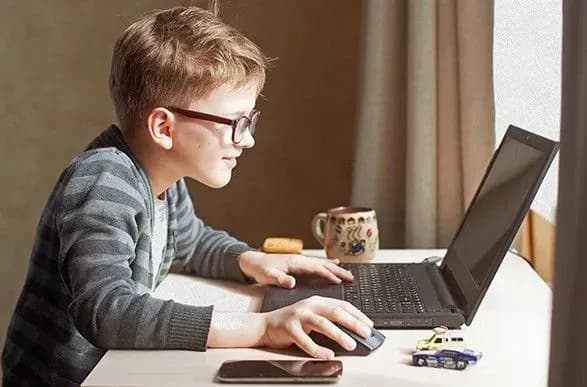 u-cherkasakh-ta-mikolayevi-shkolyari-pidut-na-distantsiyku-cherez-chasti-minuvannya