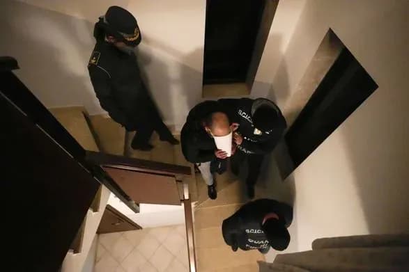 kontrabandoyu-dostavlyali-bizhentsiv-do-yes-iz-turechchini-politsiya-vikrila-mizhnarodnu-bandu