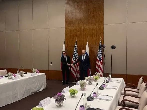 blinken-i-lavrov-rozpochali-zustrich-u-zhenevi