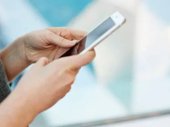 kompaniyi-meta-i-snap-zvinuvatili-u-samogubstvi-11-richnoyi-divchinki