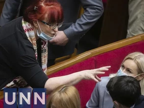 zbilshennya-alimentiv-ta-zapusk-elektronnikh-kvitkiv-u-transporti-fotoreportazh-iz-radi