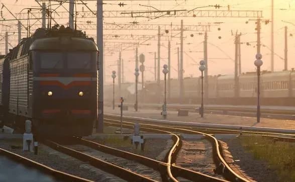 skhemi-ta-masshtabna-koruptsiya-pokhovali-ukrzaliznitsyu-zvit-parlamentskoyi-komisiyi