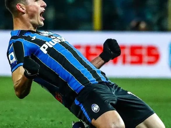 futbol-malinovskiy-oformiv-gol-zi-shtrafnogo-u-matchi-z-yuventusom