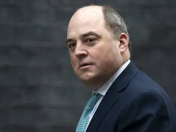 tse-sche-nichogo-ne-oznachaye-u-minoboroni-britaniyi-skeptichno-vidreaguvali-na-vidvedennya-viysk-rf