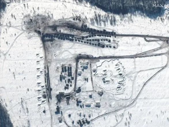 reuters-suputnikovi-znimki-zafiksuvali-vidvidennya-chastin-viyskovoyi-tekhniki-rf-vid-kordoniv-ukrayini