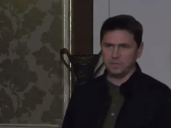 peregovori-zavershilis-delegatsiyi-ukrayini-ta-rf-yidut-do-stolits-dlya-konsultatsiy-podolyak