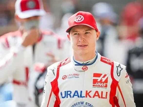 komanda-formuli-1-rozirvala-kontrakt-iz-rosiyskim-pilotom