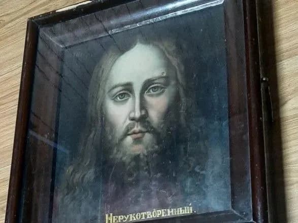 rosiyanin-namagavsya-vivezti-z-ukrayini-ponad-800-tis-dolariv-ta-starovinu-ikonu-dbr