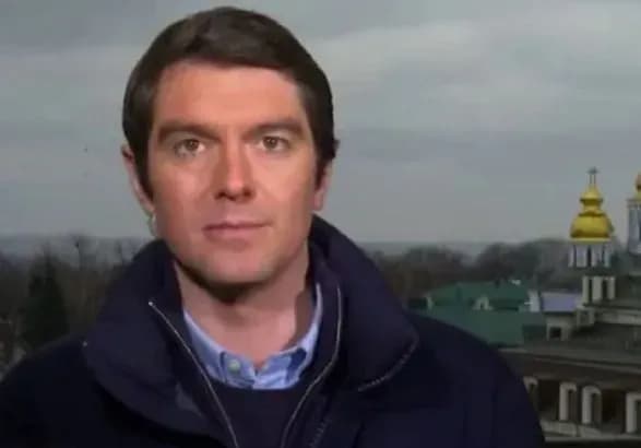 postrazhdaliy-britanskiy-zhurnalist-znakhoditsya-u-tyazhkomu-stani-yomu-proveli-kilka-khirurgichnikh-operatsiy