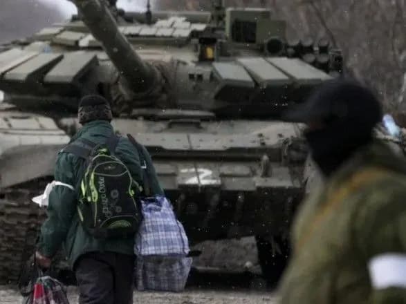 rozvidka-rosiya-provodit-deportovanikh-ukrayintsiv-cherez-filtratsiyni-tabori-i-vidpravlyaye-do-sakhalina