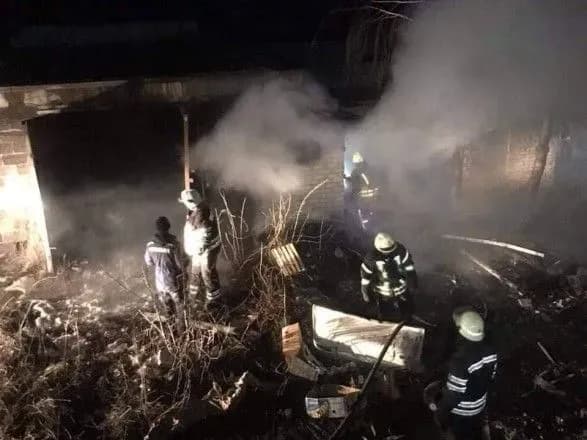 po-luganschini-vnochi-zavdali-udariv-raketami-ta-fosfornimi-bombami-chetvero-zagiblikh