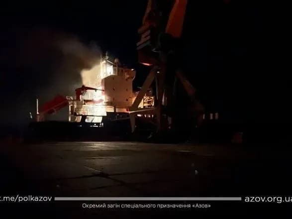 biytsi-azovu-dopomogli-ekipazhu-inozemnogo-sudna-yake-okupanti-obstrilyali-u-portu-mariupolya