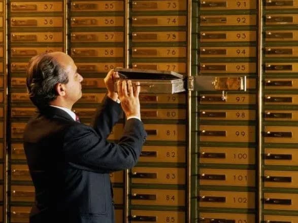 shveytsariya-vzhe-areshtuvala-rosiyskikh-aktiviv-na-8-mlrd-dolariv