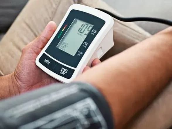 likar-dav-poradi-yak-pidtrimati-sertsevo-sudinnu-sistemu-scho-strazhdaye-vid-stresu-na-foni-viyni