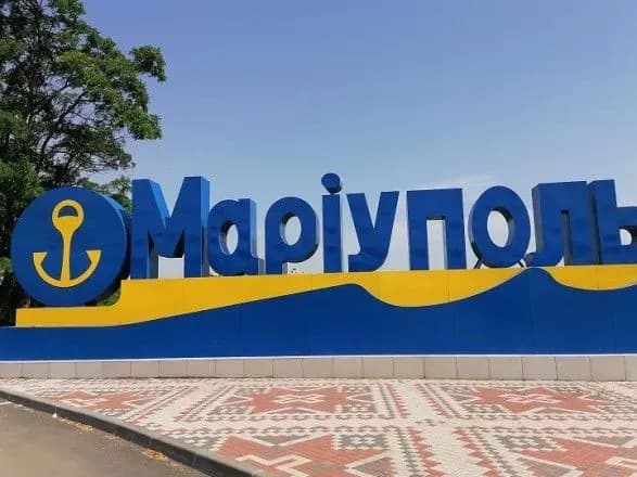 zachistka-neblagonadiynikh-u-mariupoli-okupanti-vveli-perepustki-radnik-mera