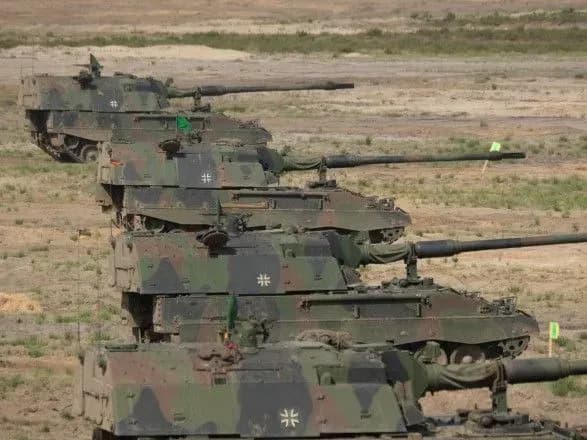 niderlandi-nadadut-ukrayini-gaubitsi-pzh-2000-a-nimechchina-boyepripasi-do-nikh-bloomberg