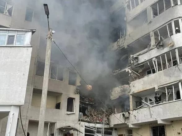 prezident-po-odesi-vipustili-7-raket-zaginulo-visim-lyudey