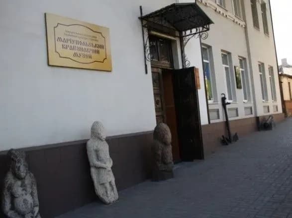 okupanti-vivezli-vsi-tsinni-eksponati-z-muzeyiv-mariupolya