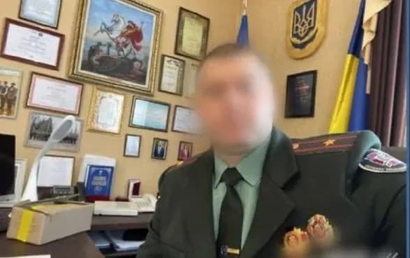 dozvoliv-okupantam-zhiti-ta-likuvatisya-v-koloniyi-u-khersonskiy-oblasti-posadovtsya-pidozryuyut-u-derzhzradi