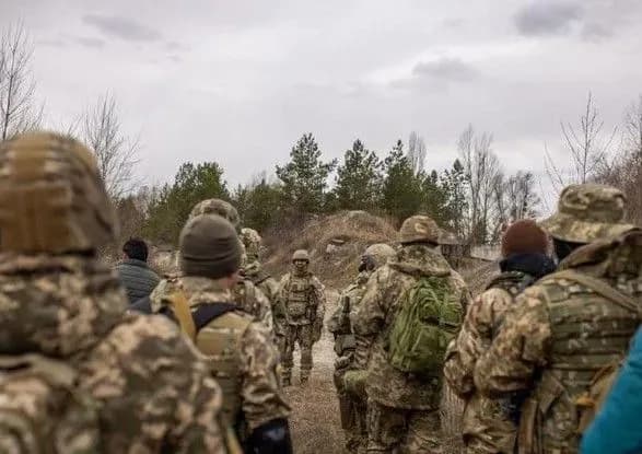 vidbuvsya-obmin-polonenimi-z-rf-dodomu-povertayetsya-41-ukrayinets-sered-nikh-nastoyatel-khramu-ptsu