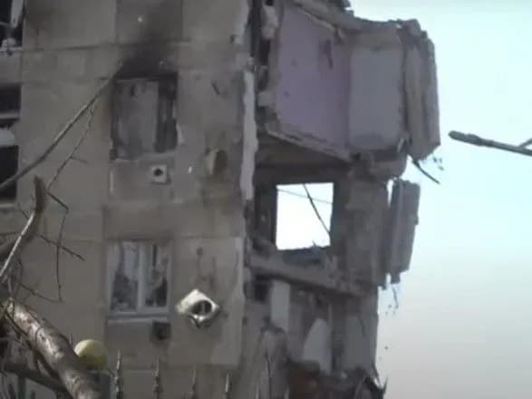 na-luganschini-okupanti-obstrilyali-likarnyu-khimzavod-ta-desyatki-budinkiv