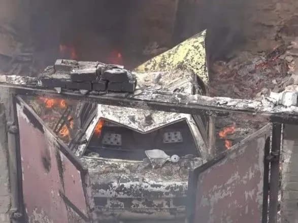 luganschina-vorog-zavdav-udar-po-lisichansku-vluchiv-u-tsentr-gumanitarnoyi-dopomogi