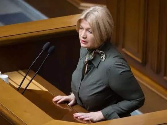 u-partiyi-poroshenka-zayavili-scho-yogo-ne-vipuskayut-u-zakordonne-vidryadzhennya