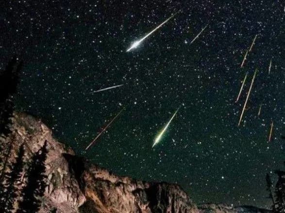 u-nich-na-vivtorok-u-nichnomu-nebi-ochikuyetsya-meteorniy-dosch