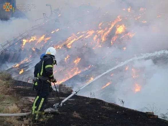u-mikolayevi-cherez-obstrili-zagorilisya-skladi-iz-zernovim-shrotom
