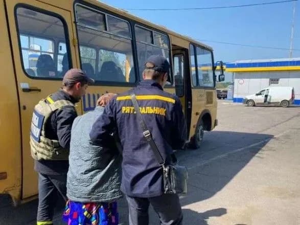 raketni-udari-poblizu-priluk-rozpochinayetsya-pidgotovka-do-evakuatsiyi-prileglikh-sil