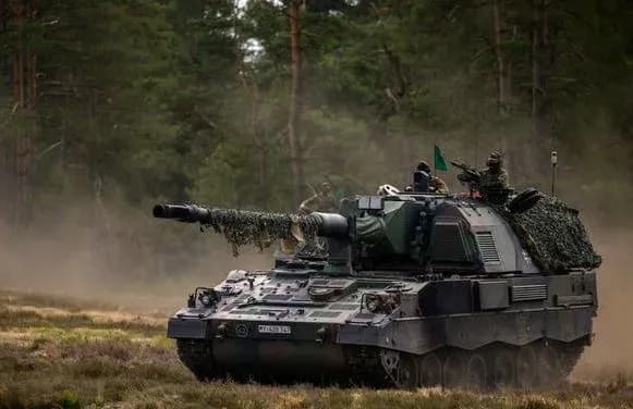 nezabarom-pislya-navchan-u-minoboroni-frn-povidomili-koli-ukrayini-peredadut-nimetski-gaubitsi