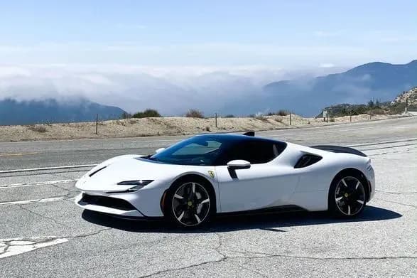 do-2030-roku-ferrari-vipuskatime-80-gibridnikh-ta-povnistyu-elektrichnikh-avtomobiliv