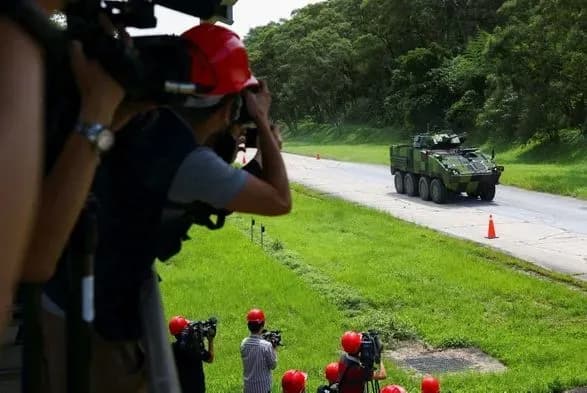 tayvan-prodemonstruvav-novitnyu-samorobnu-bronemashinu