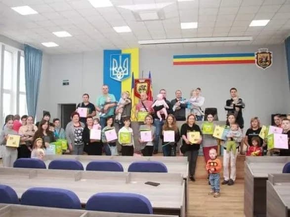 pakunki-ma-lya-biznes-obyednavsya-zadlya-dopomogi-dityam