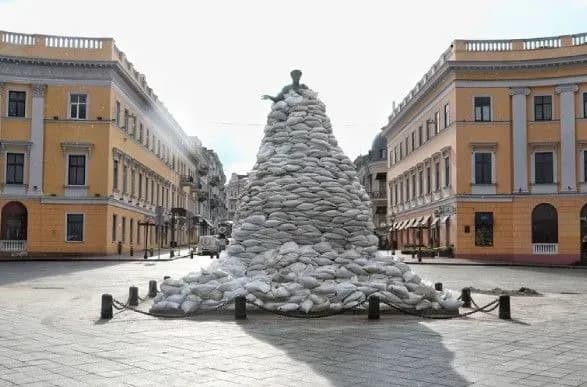 po-odesi-ta-oblasti-vnochi-ta-vrantsi-vorog-vipustiv-raketi-yikh-zbila-ppo-ok-pivden