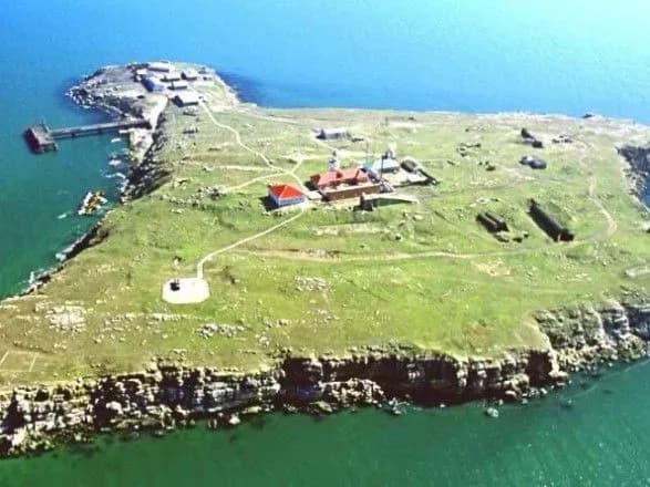 viyskova-operatsiya-na-zmiyinomu-trivatime-do-povnogo-zvilnennya-ostrova-gur