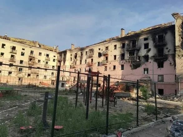 u-mariupoli-pid-zavalami-znayshli-sche-ponad-100-til-yikh-pokhovannya-zagarbniki-ne-planuyut-radnik-mera