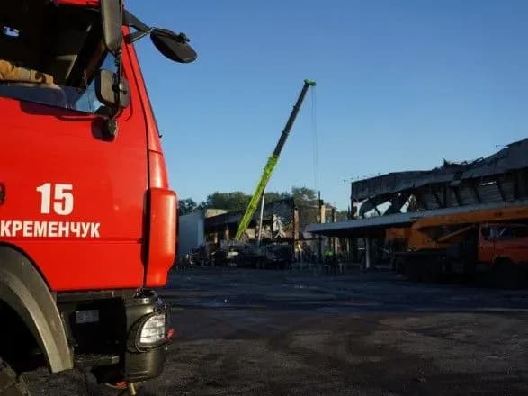 obstril-okupantami-tts-u-kremenchutsi-poshukovo-ryatuvalni-roboti-prodovzhuyutsya